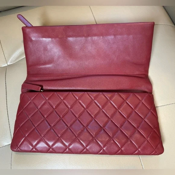 Sold ❌ Chanel Le Boy soft fold over CC clutch bag lambskin - Picture 4 of 13